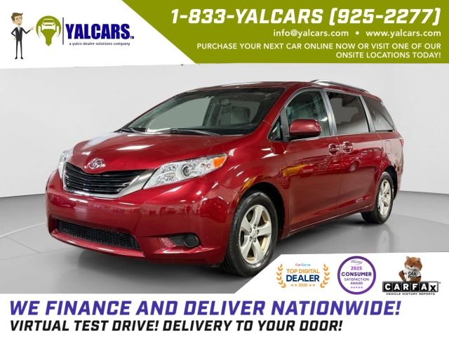 2015 Toyota Sienna LE FWD photo