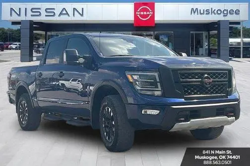 2020 Nissan Titan PRO-4X 4WD photo