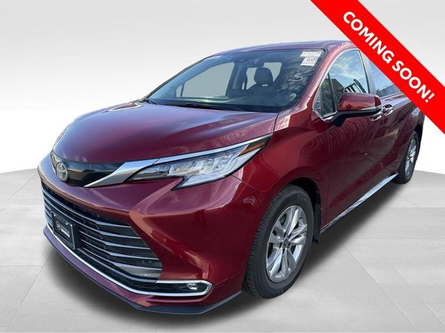 2022 Toyota Sienna Limited FWD photo
