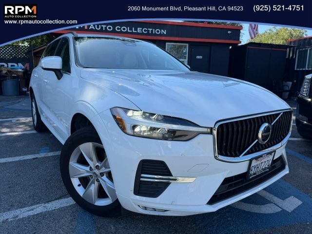 2022 Volvo XC60 Momentum AWD photo