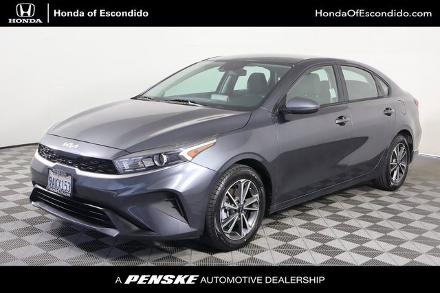 2022 Kia Forte LXS FWD photo