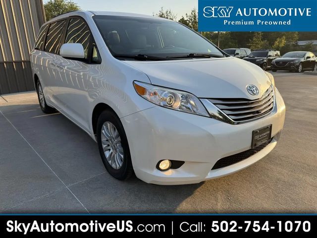 2015 Toyota Sienna XLE FWD photo