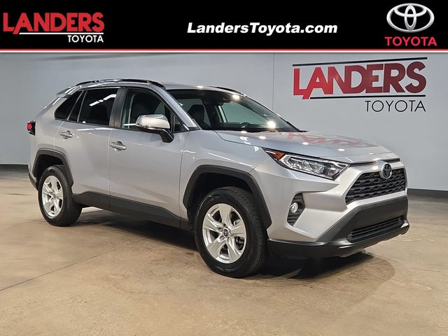 2021 Toyota RAV4 XLE FWD photo