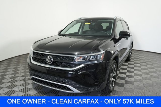 2022 Volkswagen Taos SE AWD photo