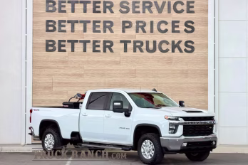 2023 Chevrolet Silverado 3500HD LT 4WD photo