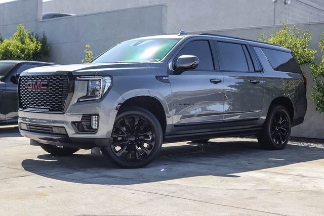 2022 GMC Yukon XL Denali 4WD photo