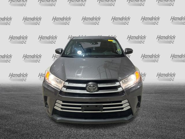 2017 Toyota Highlander LE FWD photo