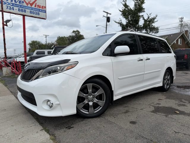 2017 Toyota Sienna SE FWD photo