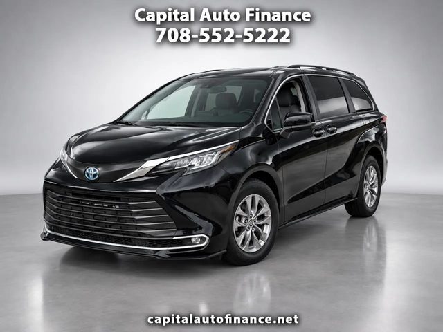 2023 Toyota Sienna XLE FWD photo