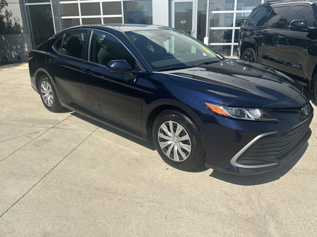 2022 Toyota Camry Hybrid LE FWD photo