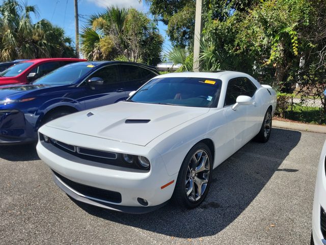 2016 Dodge Challenger SXT RWD photo