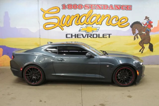 2019 Chevrolet Camaro 2LT RWD photo