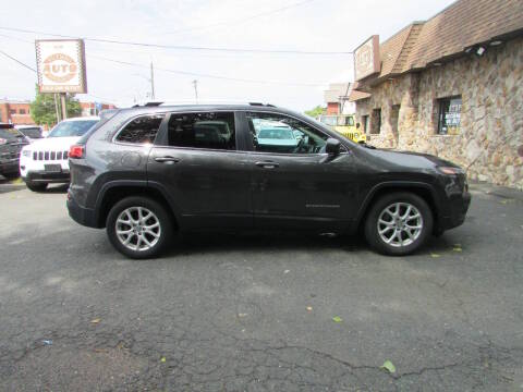 2015 Jeep Cherokee Latitude FWD photo