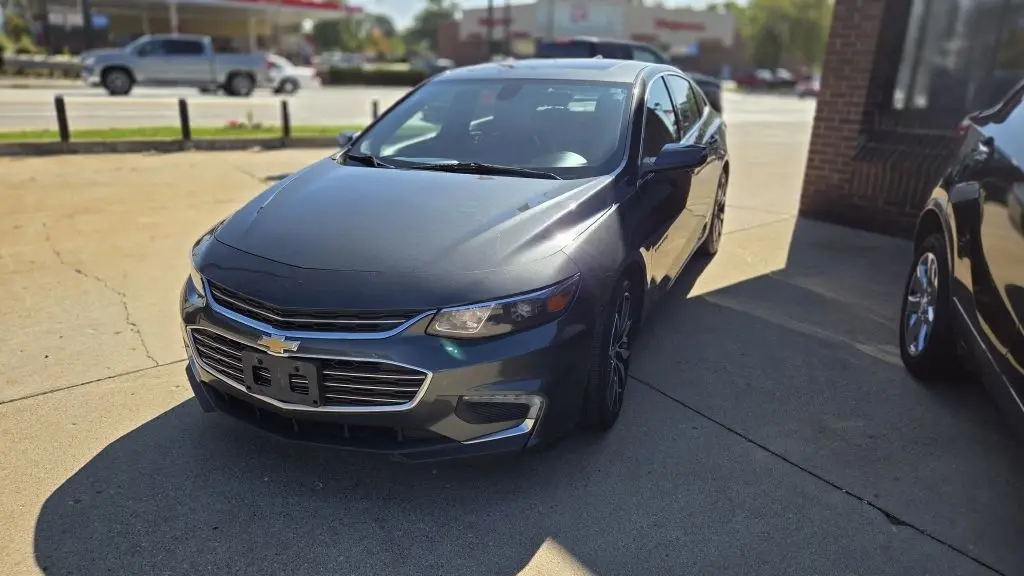 2016 Chevrolet Malibu LT FWD photo