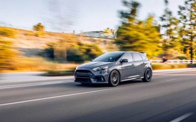 2016 Ford Focus RS AWD photo