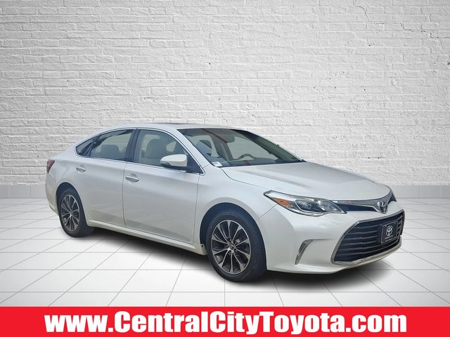 2016 Toyota Avalon XLE Premium FWD photo