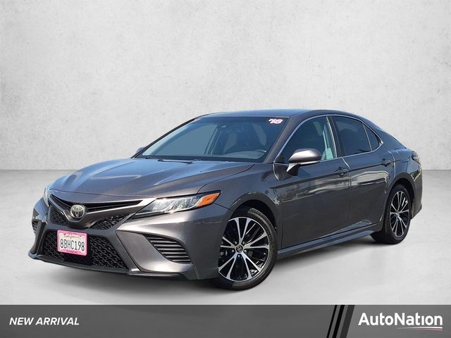 2018 Toyota Camry SE FWD photo
