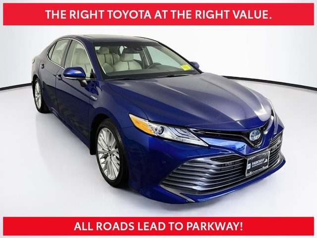 2018 Toyota Camry Hybrid XLE FWD photo