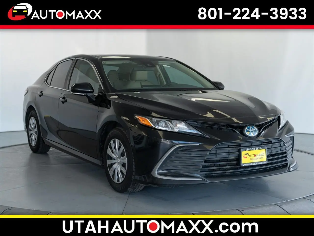 2023 Toyota Camry Hybrid LE FWD photo