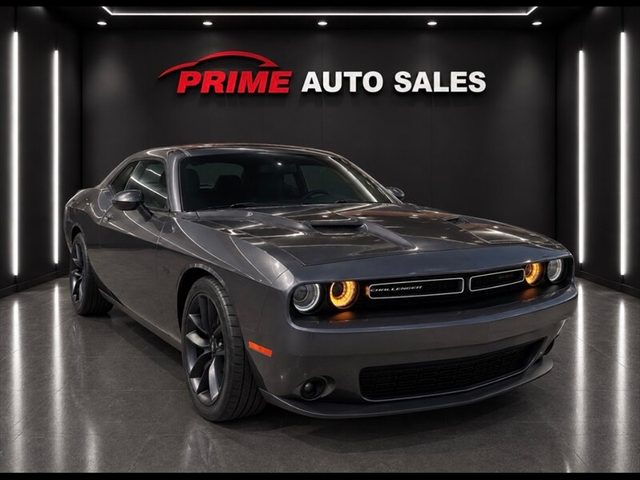 2018 Dodge Challenger SXT RWD photo