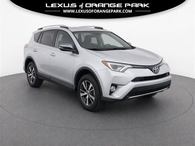 2016 Toyota RAV4 XLE FWD photo
