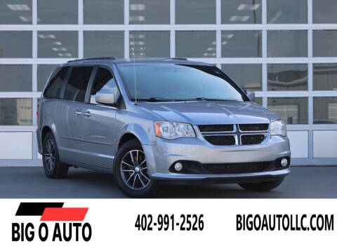 2017 Dodge Grand Caravan SXT FWD photo