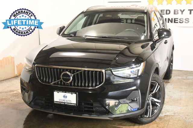 2023 Volvo XC40 Plus Bright Theme AWD photo