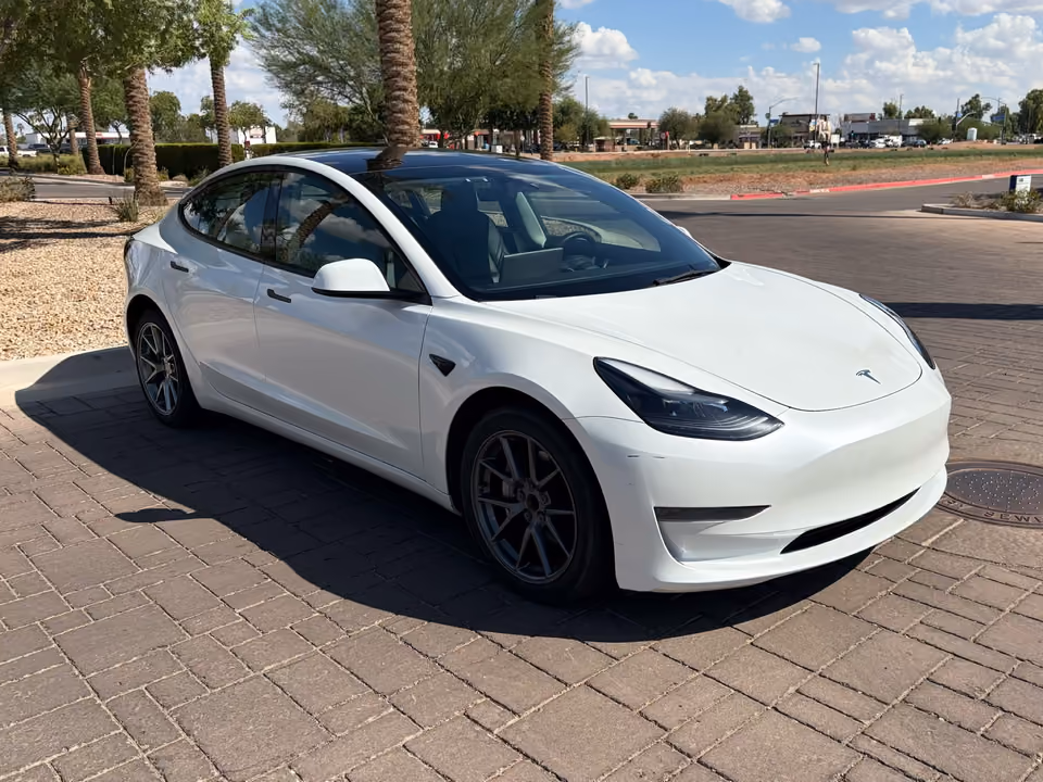 2023 Tesla Model 3 RWD photo