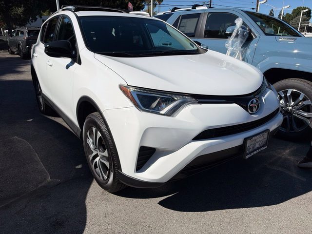 2016 Toyota RAV4 LE FWD photo