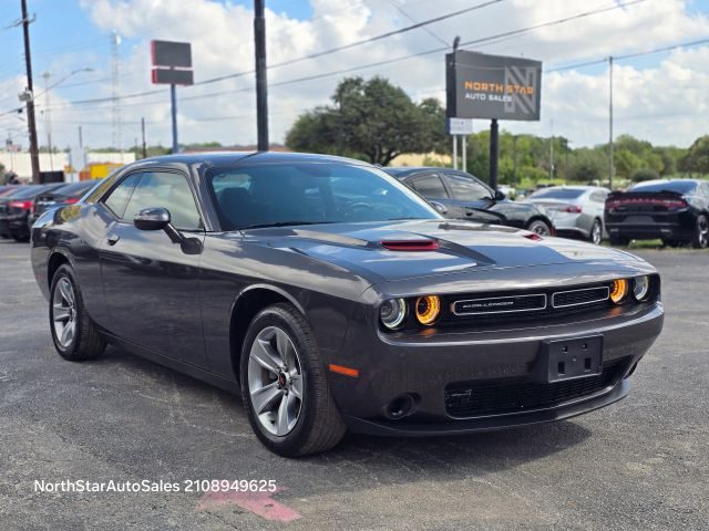 2020 Dodge Challenger SXT RWD photo