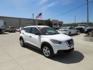 2020 Nissan Kicks S FWD photo