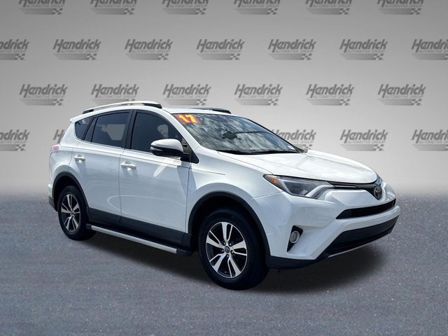2017 Toyota RAV4 XLE FWD photo