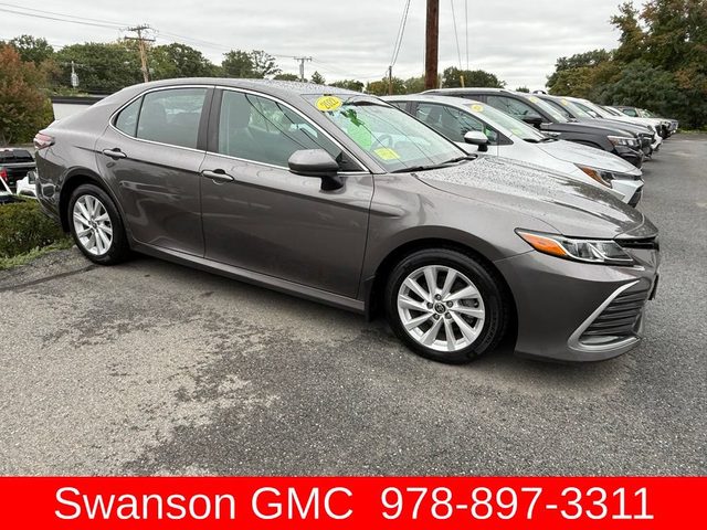 2022 Toyota Camry LE FWD photo