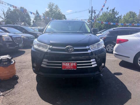 2019 Toyota Highlander LE AWD photo