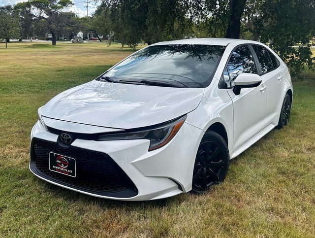 2021 Toyota Corolla LE FWD photo