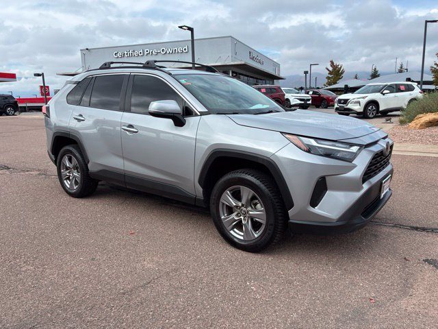 2022 Toyota RAV4 XLE AWD photo