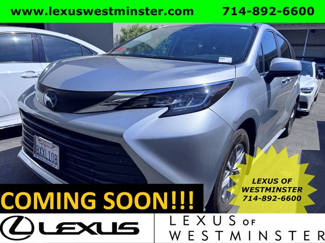 2021 Toyota Sienna XLE FWD photo