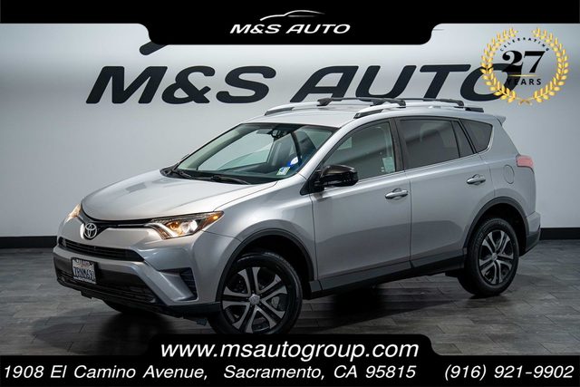2016 Toyota RAV4 LE FWD photo