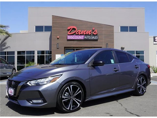 2022 Nissan Sentra SR FWD photo