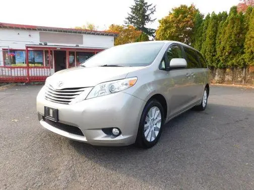 2015 Toyota Sienna XLE AWD photo