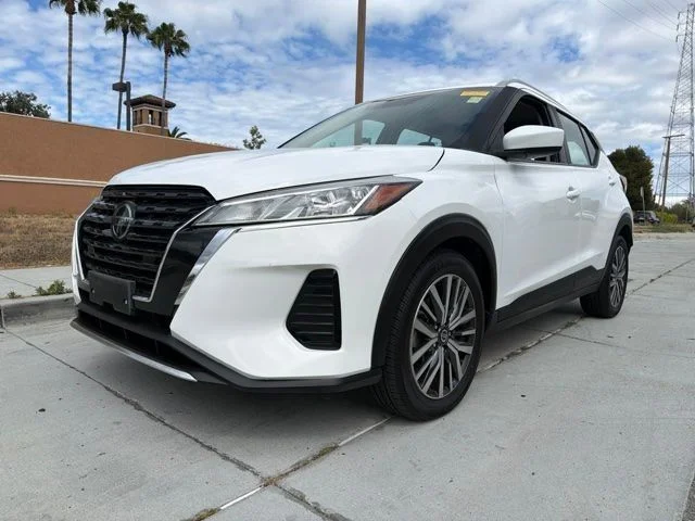 2021 Nissan Kicks SV FWD photo