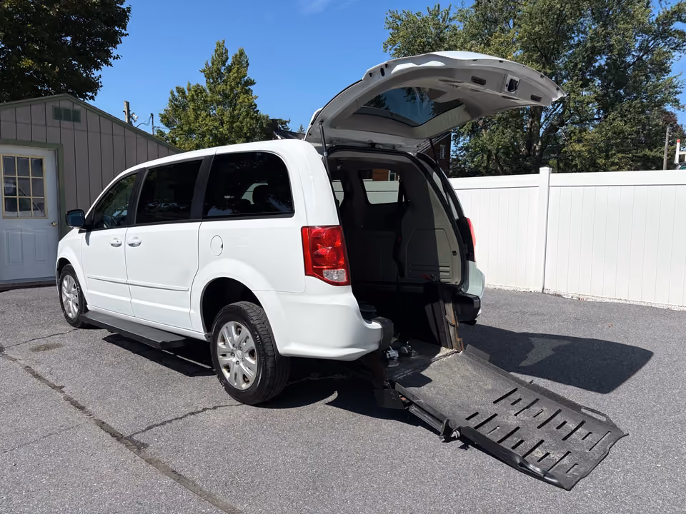 2017 Dodge Grand Caravan FWD photo
