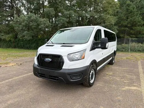 2021 Ford Transit Passenger Wagon XL RWD photo