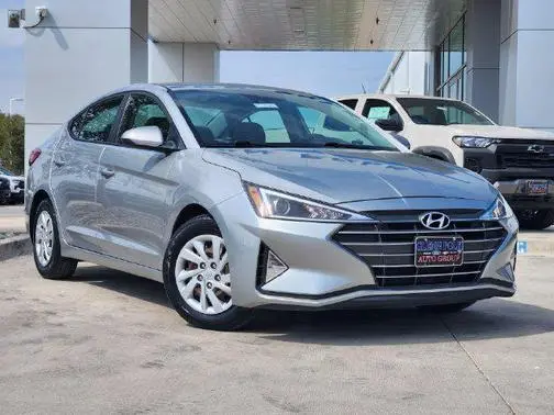 2020 Hyundai Elantra SE FWD photo