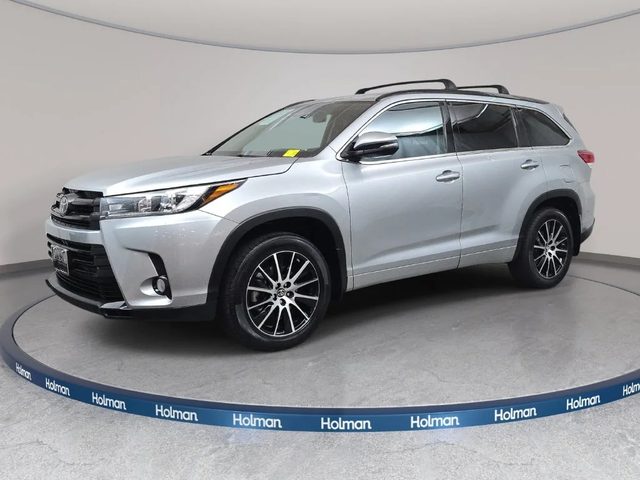2017 Toyota Highlander SE AWD photo