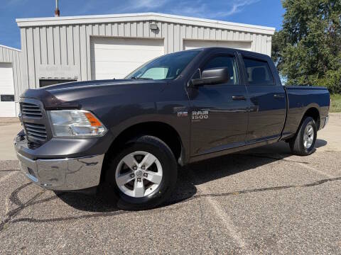 2019 Ram 1500 SLT 4WD photo