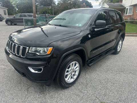 2018 Jeep Grand Cherokee Laredo E 4WD photo