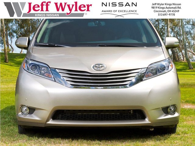 2016 Toyota Sienna XLE FWD photo