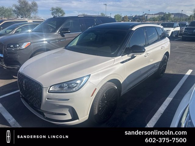 2023 Lincoln Corsair Reserve FWD photo
