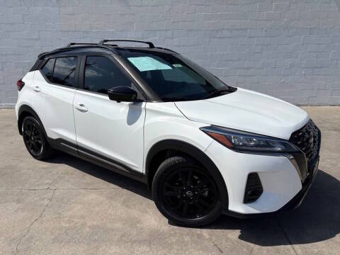 2022 Nissan Kicks SR FWD photo